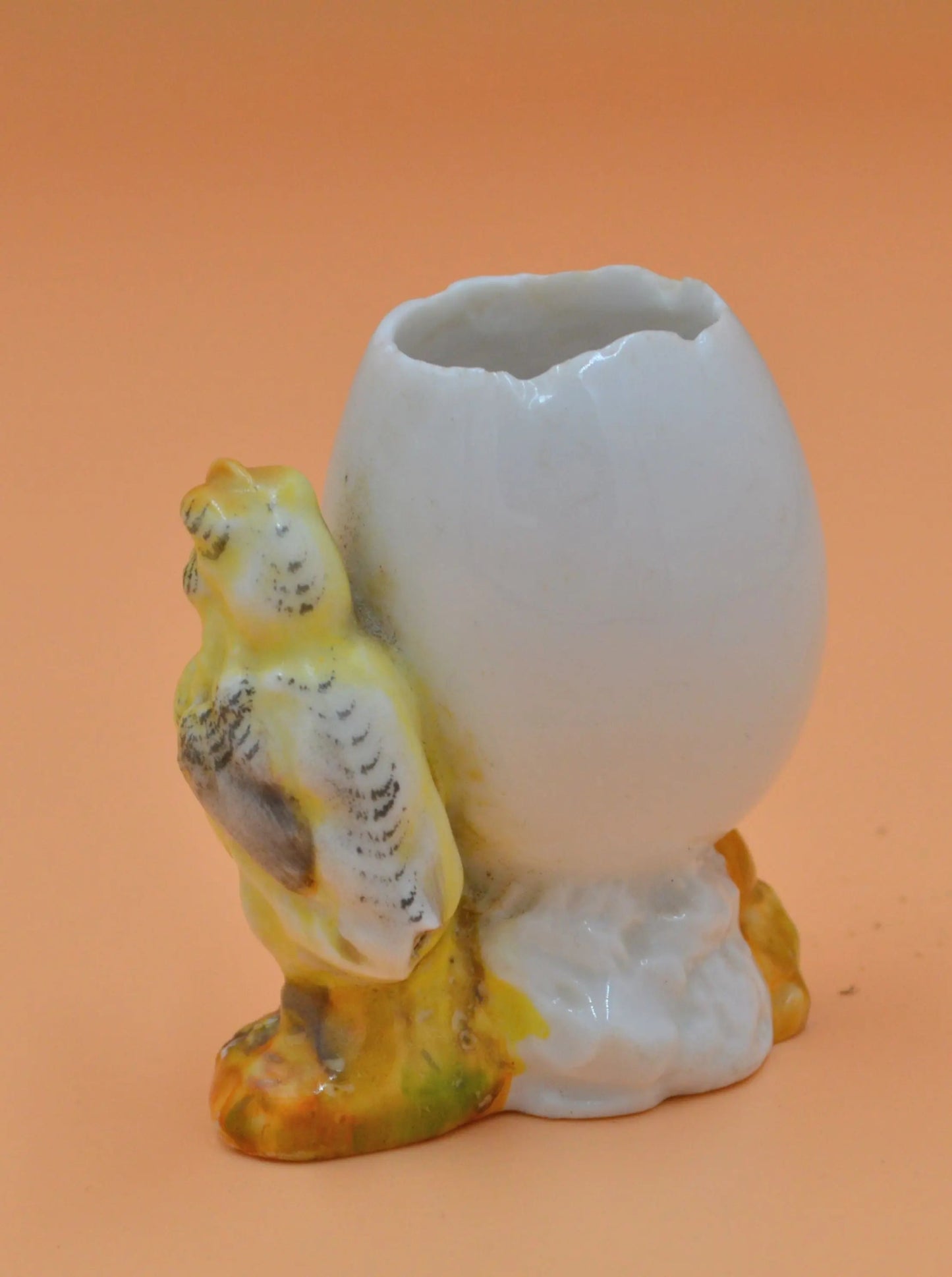 BIRD FIGURINE BIRD WITH AN EGG - TMD167207