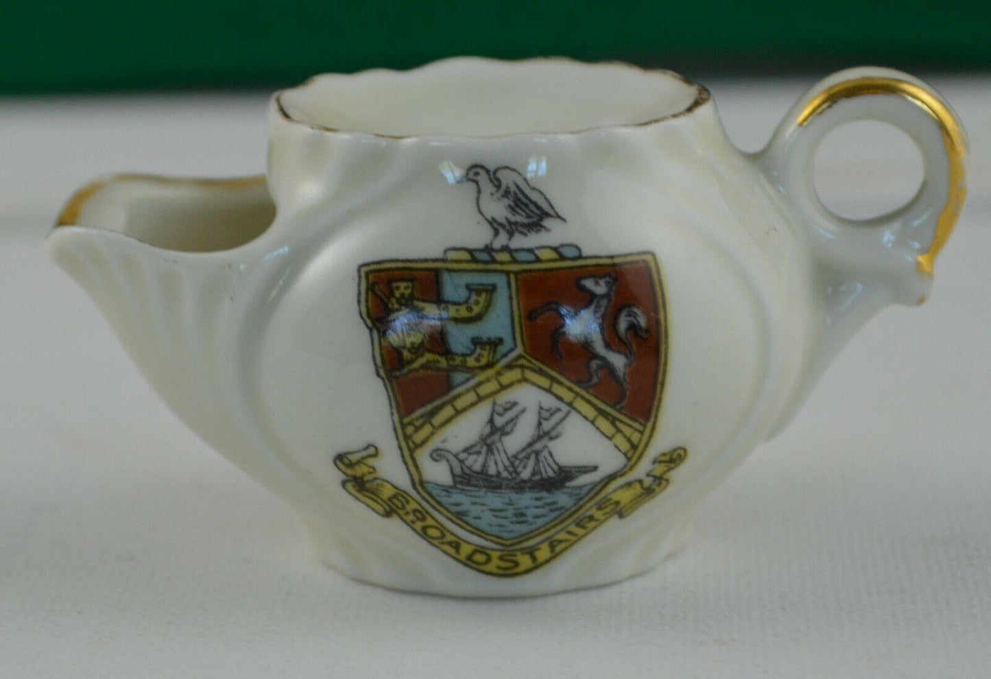 BROADSTAIRS CRESTED WARE MINIATURE SHAVING MUG & ALEXANDRA CHINA CANOE(PREVIOUSLY OWNED) GOOD CONDITION - TMD167207