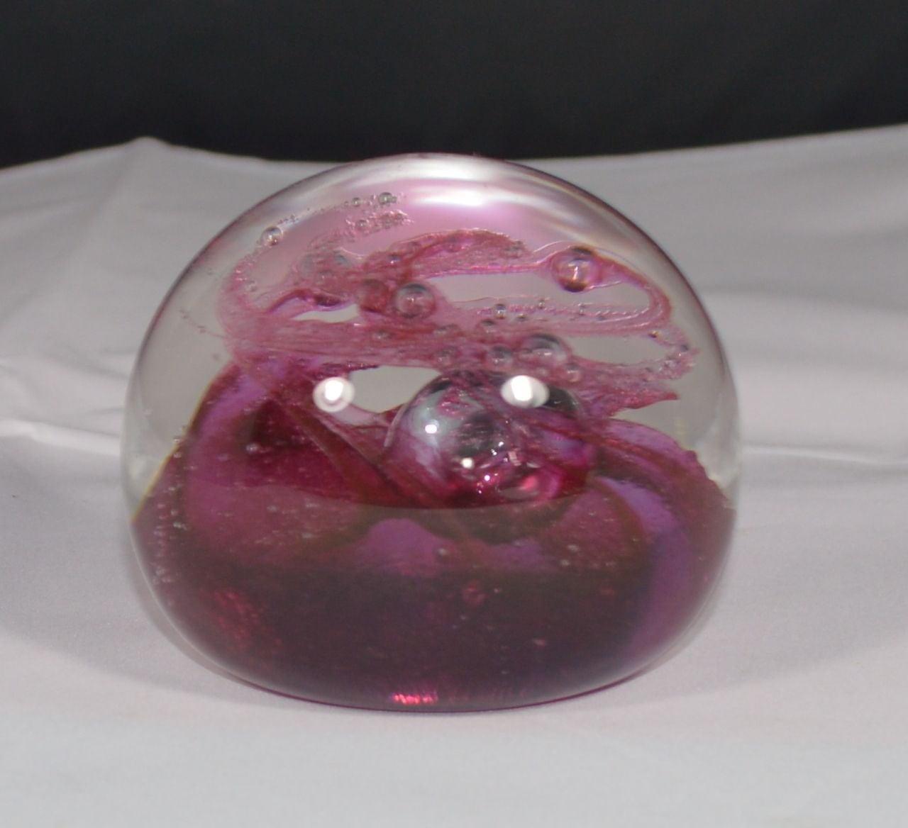 CAITHNESS PAPER WEIGHT RED WITH BUBBLES(PREVIOUSLY OWNED) GOOD CONDITION - TMD167207