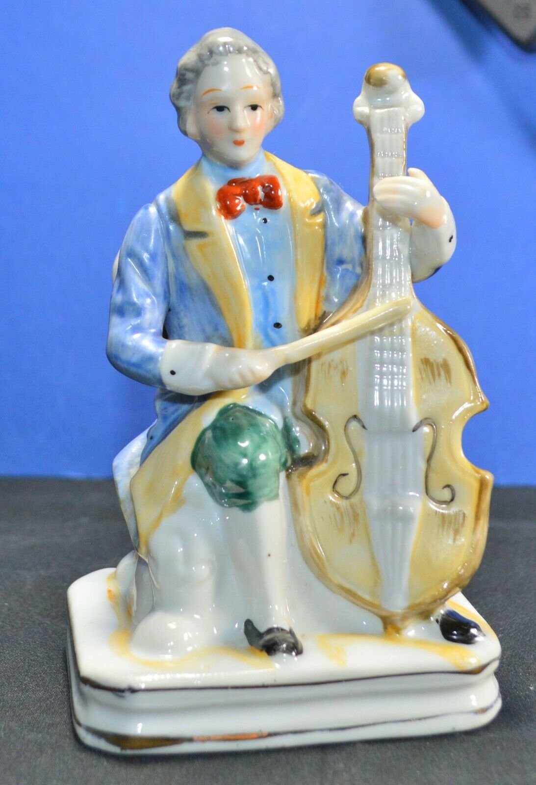 CELLO PLAYER DECORATIVE FIGURINE( PREVIOUSLY OWNED) GOOD CONDITION - TMD167207