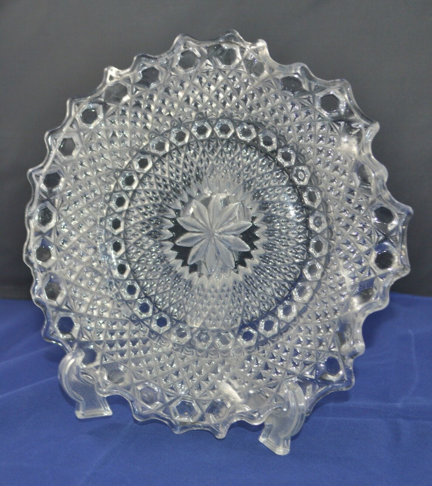 CUT GLASS DISH(PREVIOUSLY OWNED) GOOD CONDITION - TMD167207