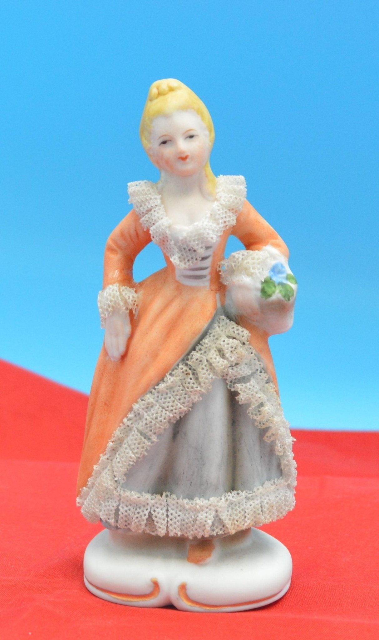 DECORATIVE FIGURINES A PAIR OF PERIOD STYLE FIGURINES - TMD167207