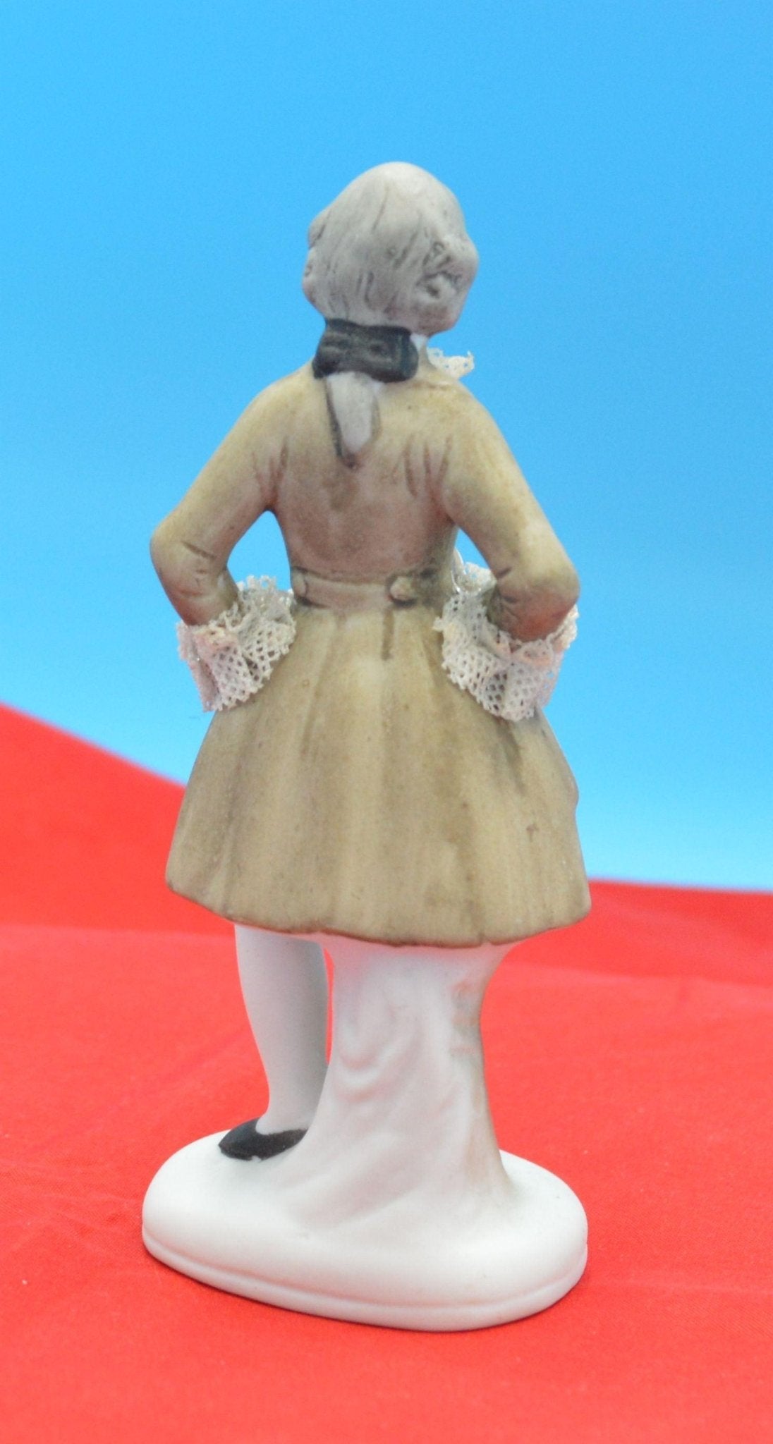DECORATIVE FIGURINES A PAIR OF PERIOD STYLE FIGURINES - TMD167207