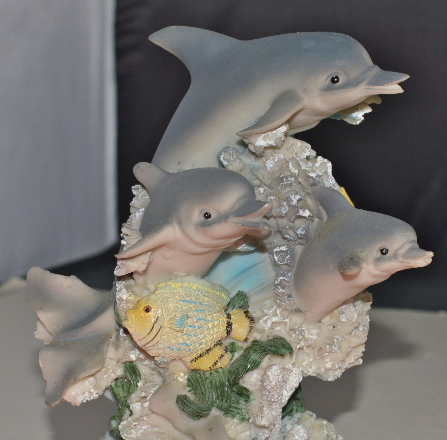 DECORATIVE ORNAMENT DOLPHINS ON A WOODEN BASE(PREVIOUSLY OWNED) GOOD CONDITION - TMD167207