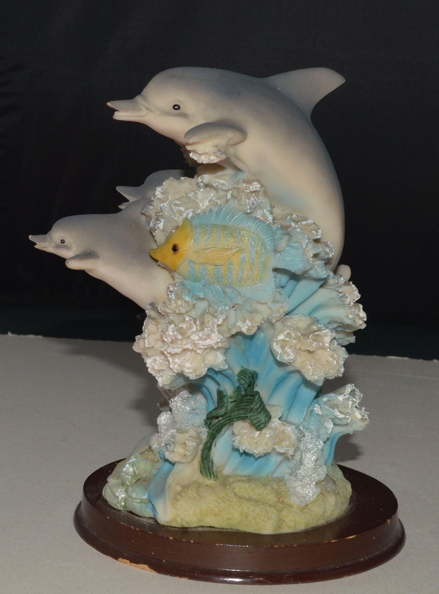 DECORATIVE ORNAMENT DOLPHINS ON A WOODEN BASE(PREVIOUSLY OWNED) GOOD CONDITION - TMD167207