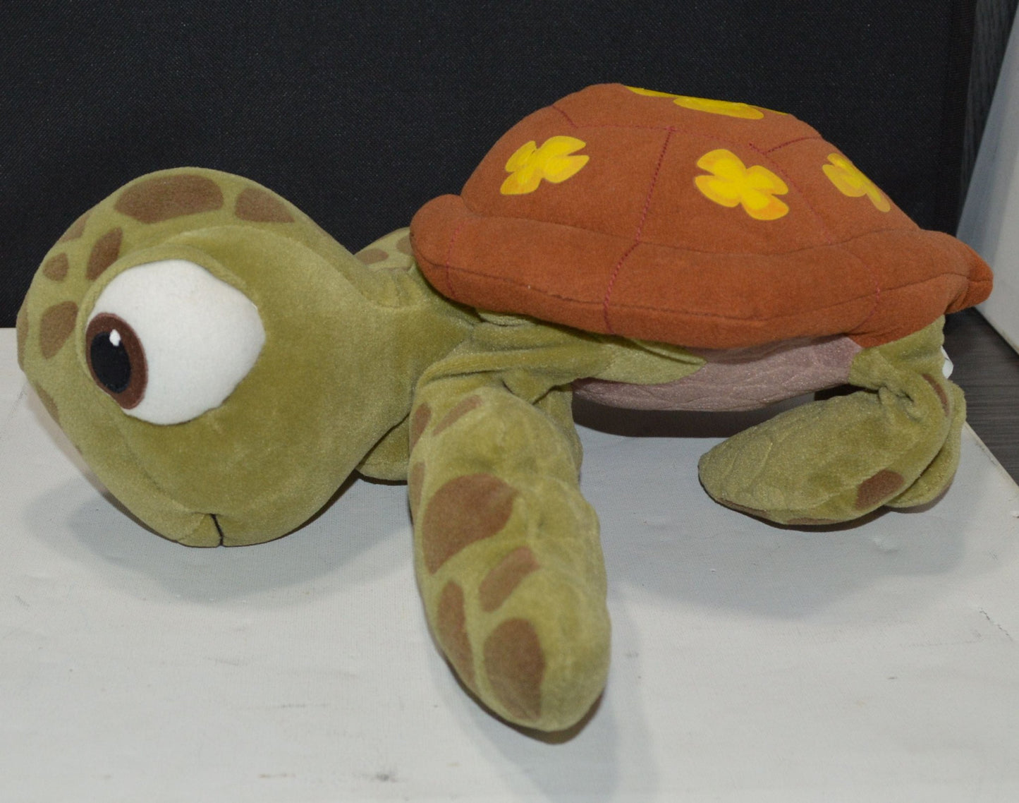 DISNEY SOFT TOY FINDING NEMO TURTLE CRUSH(PREVIOUSLY OWNED)VERY GOOD CONDITION - TMD167207