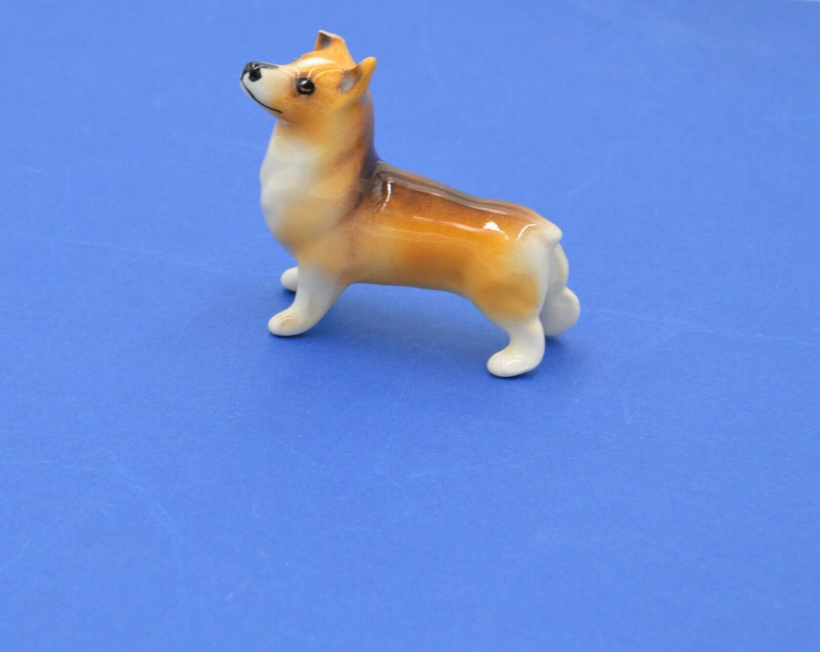 DOG FIGURINE CORGI - TMD167207