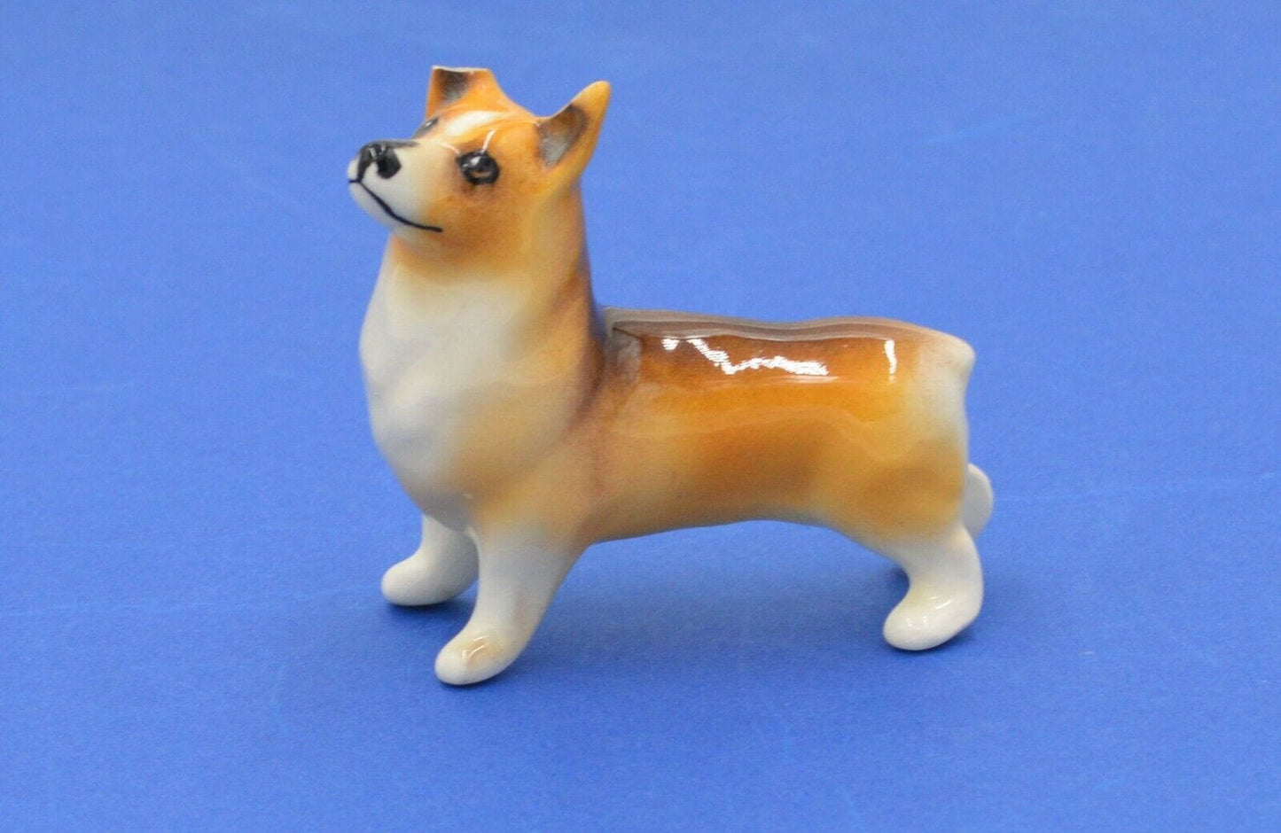 DOG FIGURINE CORGI - TMD167207