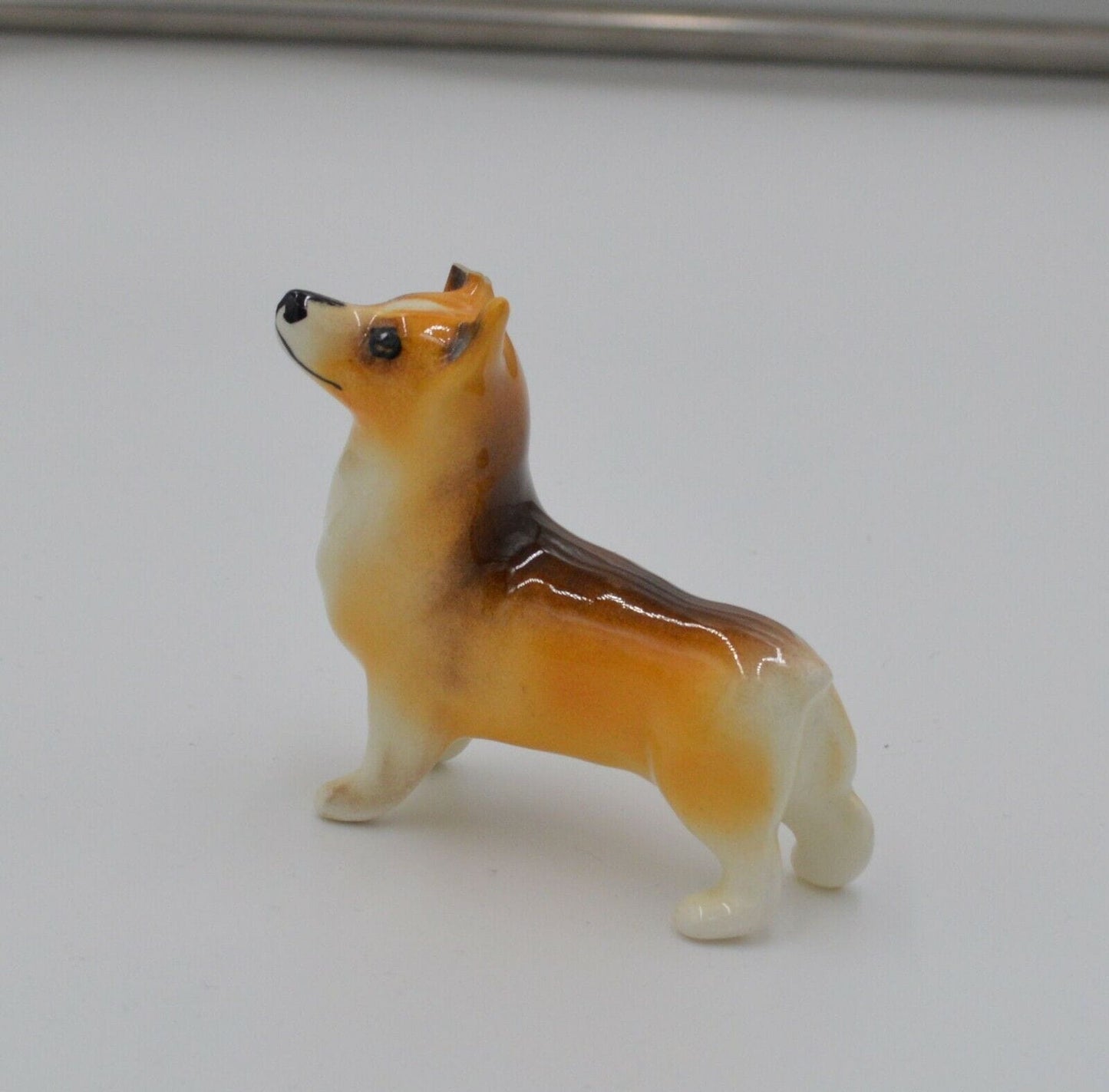 DOG FIGURINE CORGI - TMD167207