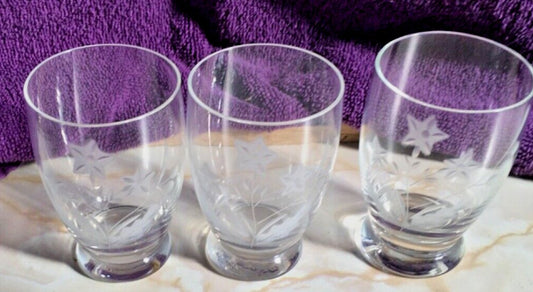 DRINKING GLASSES THREE SMALL ETCHED ROUMANIAN SHOT GLASSES - TMD167207