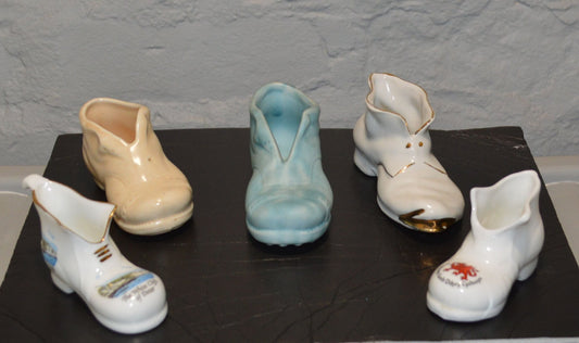 FIVE ORNAMENTAL BOOTS KEELE STREET POTTERY CROCHENDY AND OTHERS(PREVIOUSLY OWNED) GOOD CONDITION - TMD167207