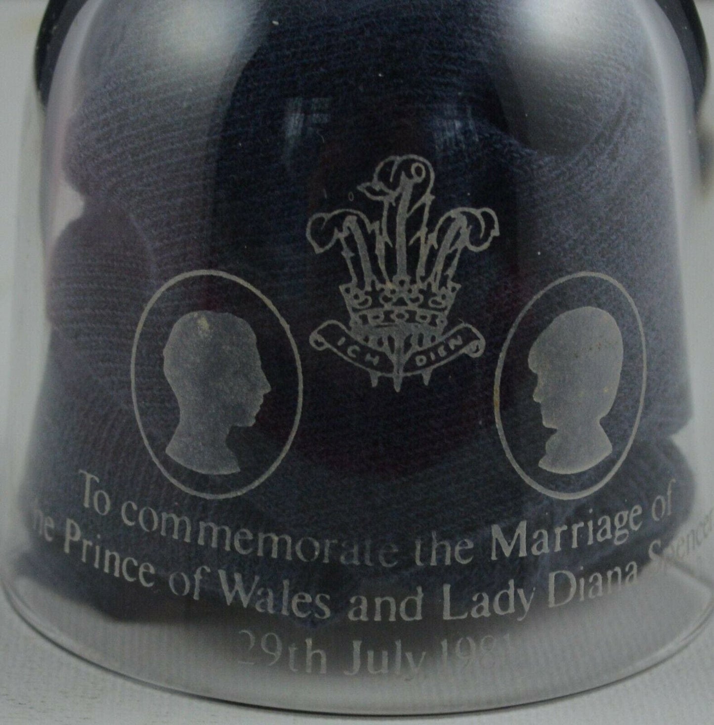 GLASS BELL TO COMMEMORATE THE MARRIAGE OF PRINCE CHARLES AND LADY DIANA SPENCER(PREVIOUSLY OWNED)GOOD CONDITION - TMD167207