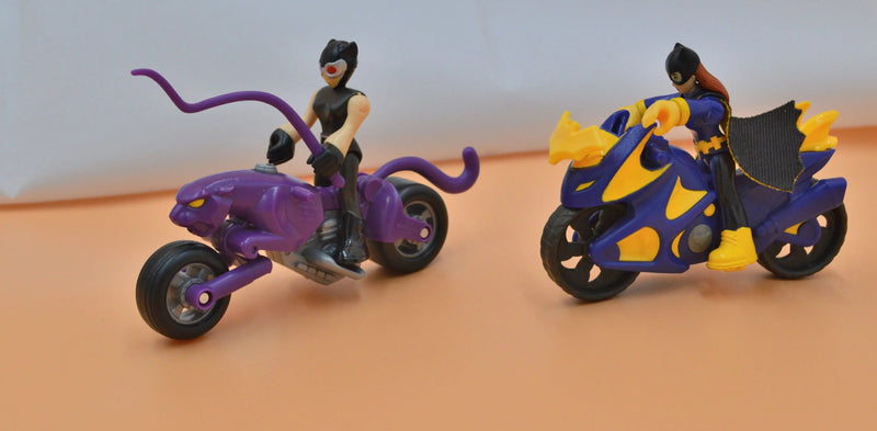 IMAGINEXT BATGIRL AND CATWOMAN ACTION FIGURES AND MOTORCYCLES