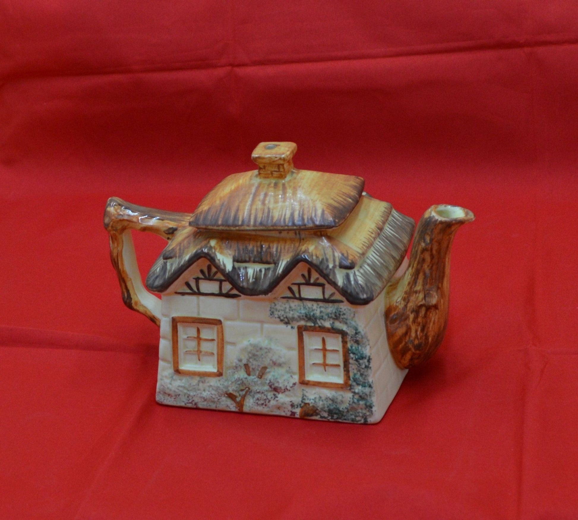 KEELE STREET POTTERY COTTAGEWARE TEAPOT (PREVIOUSLY OWNED) FAIRLY GOOD CONDITION - TMD167207