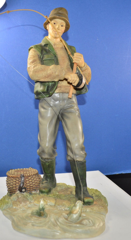 LEONARDO COLLECTION FIGURINE THE CATCH(PREVIOUSLY OWNED) GOOD CONDITION - TMD167207
