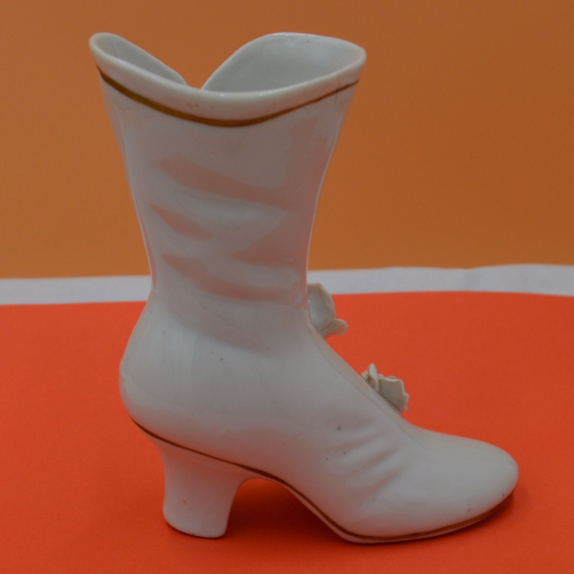 ORNAMENTAL BOOT WITH FLOWERS - TMD167207