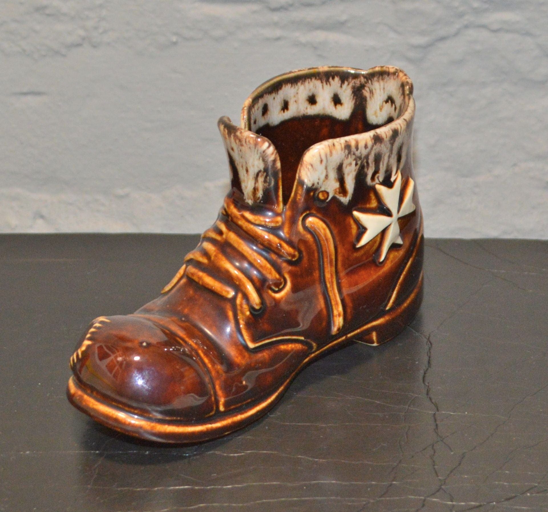 ORNAMENTAL BROWN BOOT(PREVIOUSLY OWNED) GOOD CONDITION - TMD167207