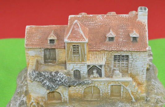 ORNAMENTAL COTTAGE DECORATIVE ORNAMENTAL HOUSE( PREVIOUSLY OWNED)FAIRLY GOOD CONDITION - TMD167207