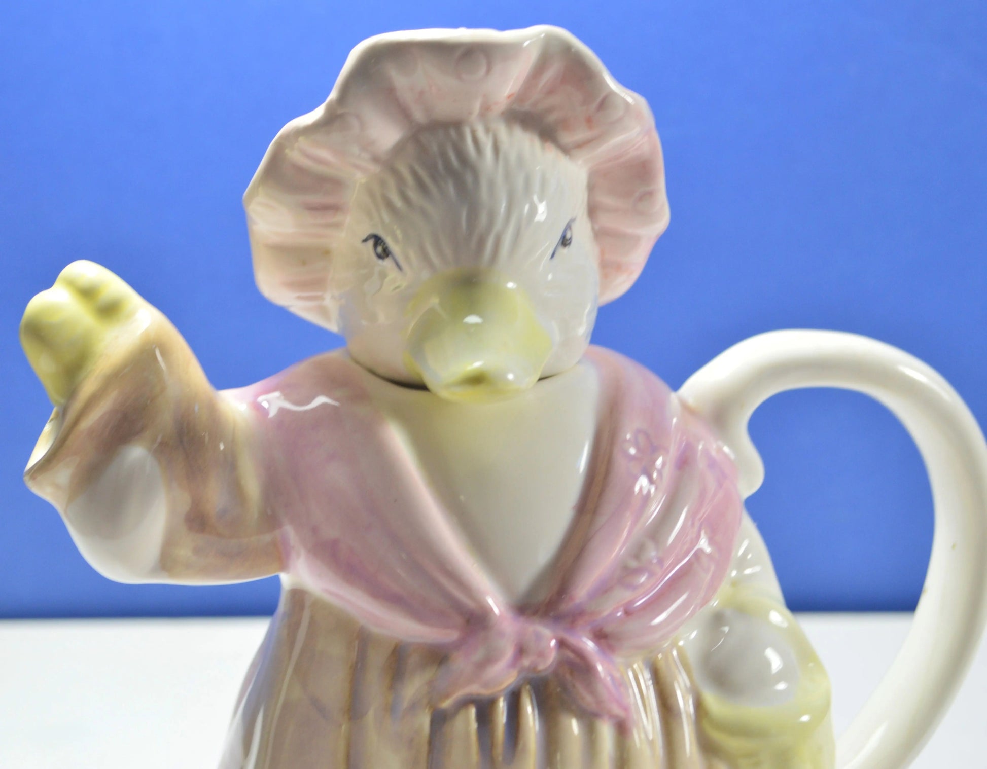 ORNAMENTAL DUCK TEAPOT(PREVIOUSLY OWNED)FAIRLY GOOD CONDITION - TMD167207