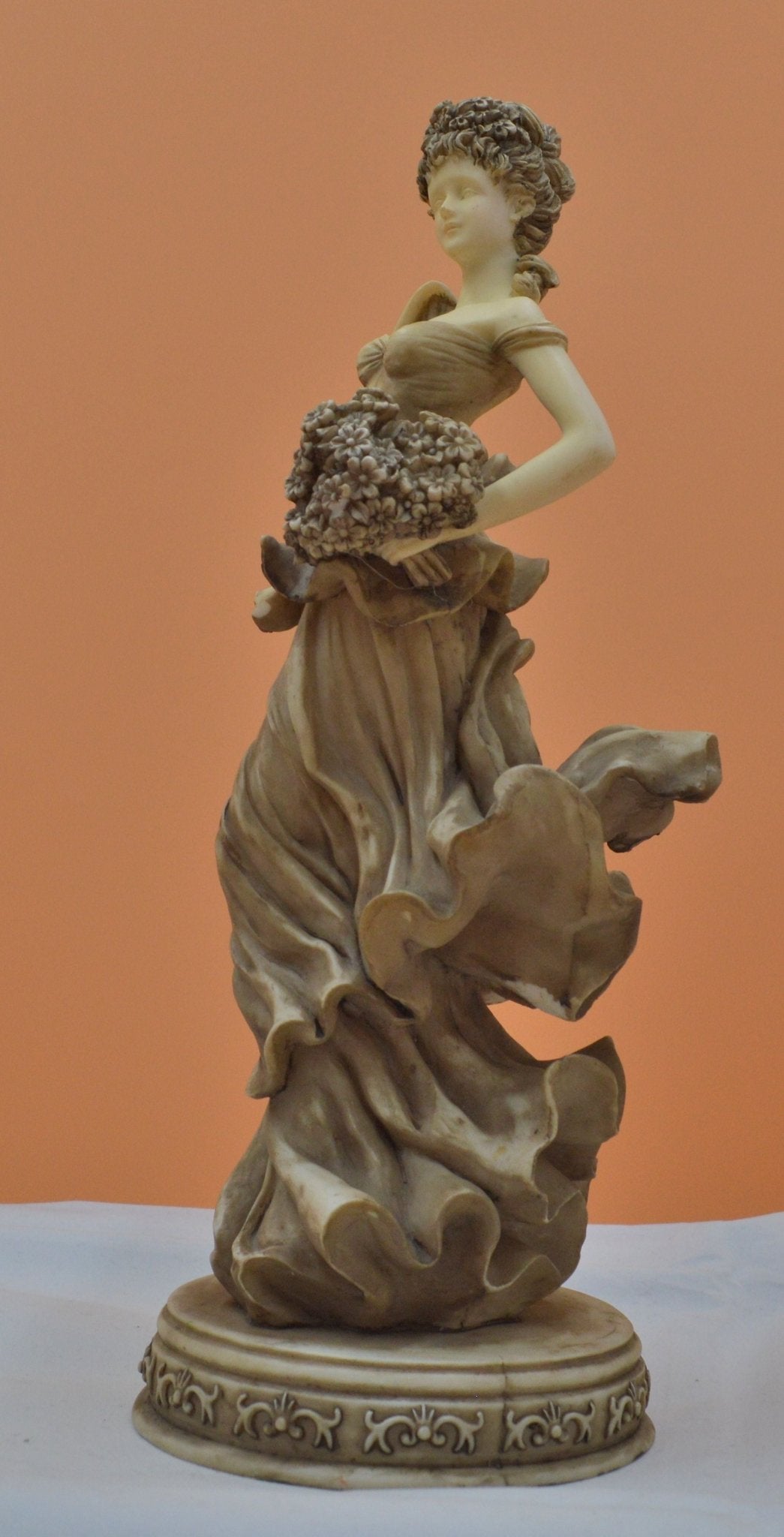PARIAN STYLE LADY DECORATIVE FIGURINE - TMD167207