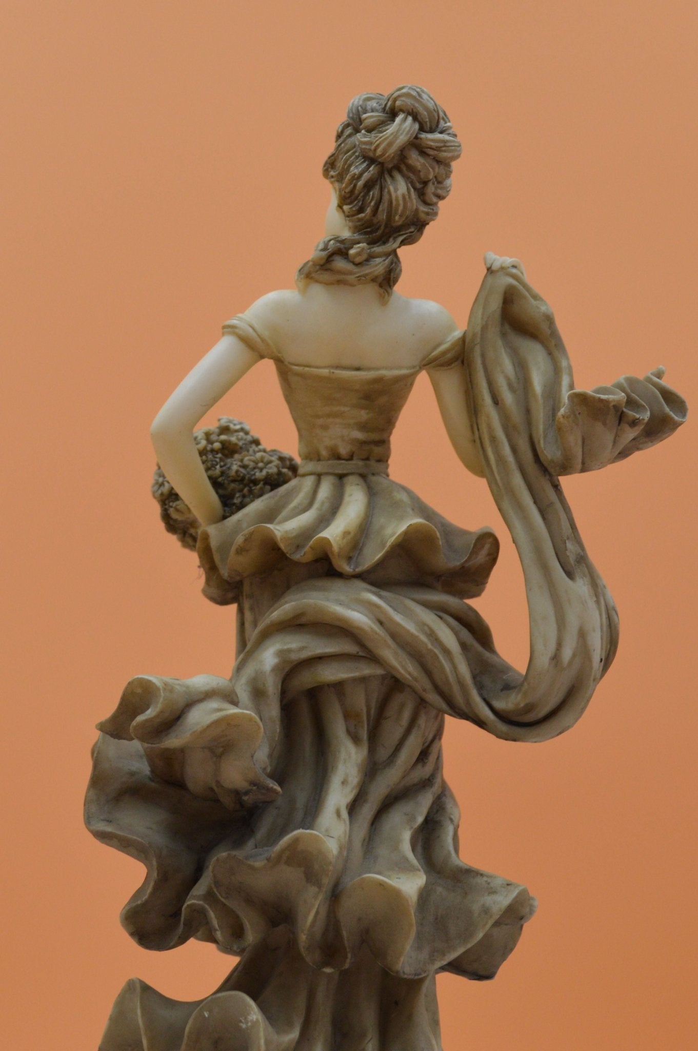 PARIAN STYLE LADY DECORATIVE FIGURINE - TMD167207