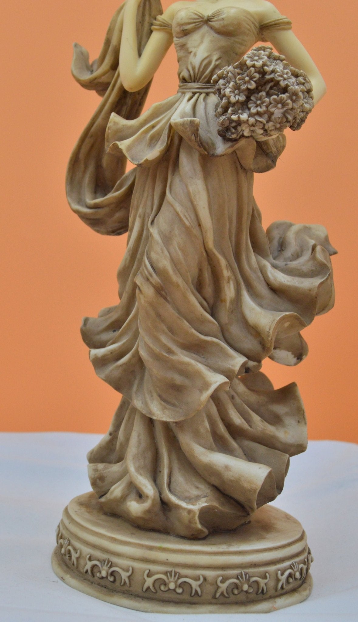 PARIAN STYLE LADY DECORATIVE FIGURINE - TMD167207