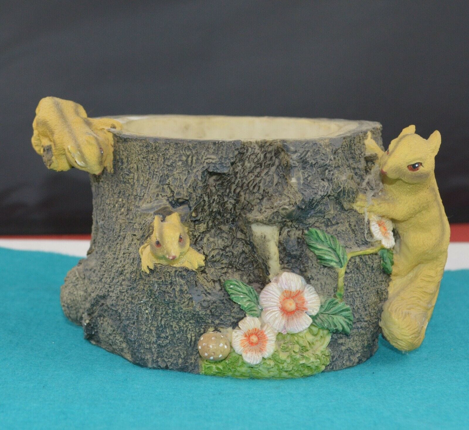 PLANTER DECORATED WITH SQUIRRELS AND FLOWERS(PREVIOUSLY OWNED) GOOD CONDITION - TMD167207