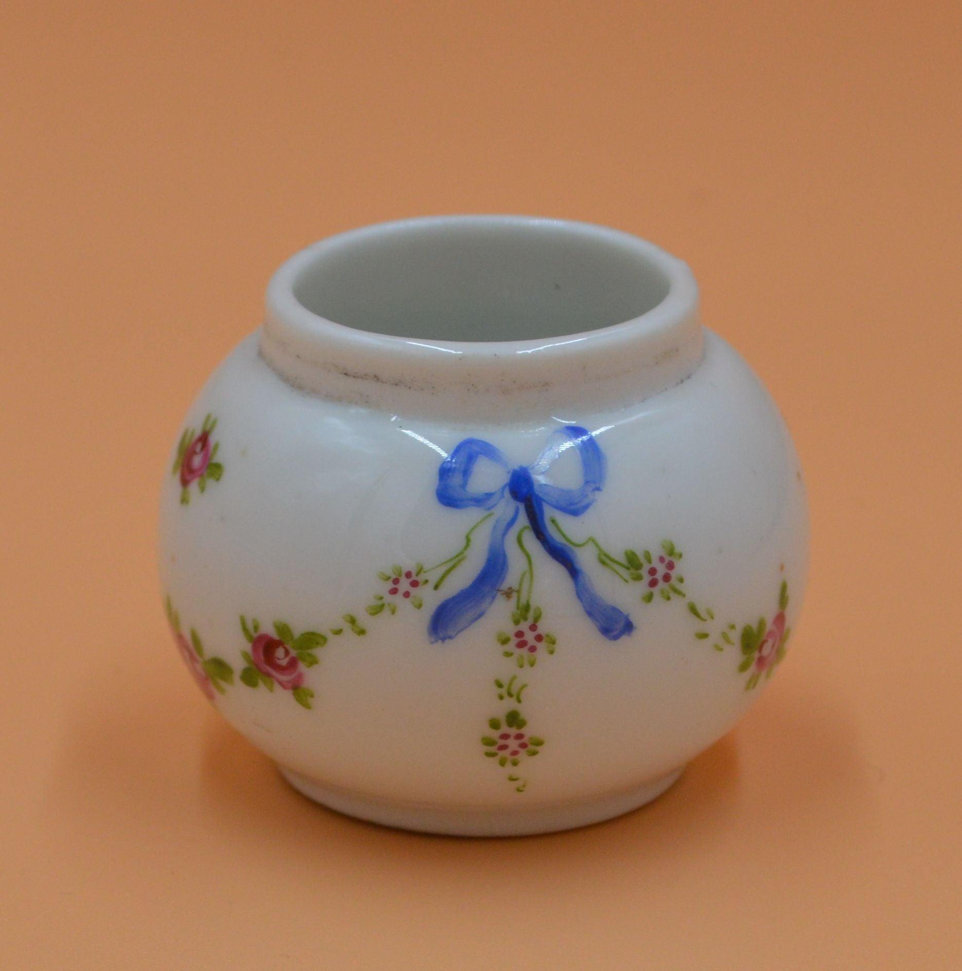 PRETTY TRINKET POT(NO LID) FLORAL & BLUE RIBBON PATTERN - TMD167207