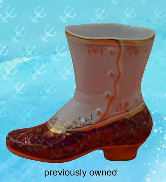 Red and White Ladies Boot good condition. - TMD167207