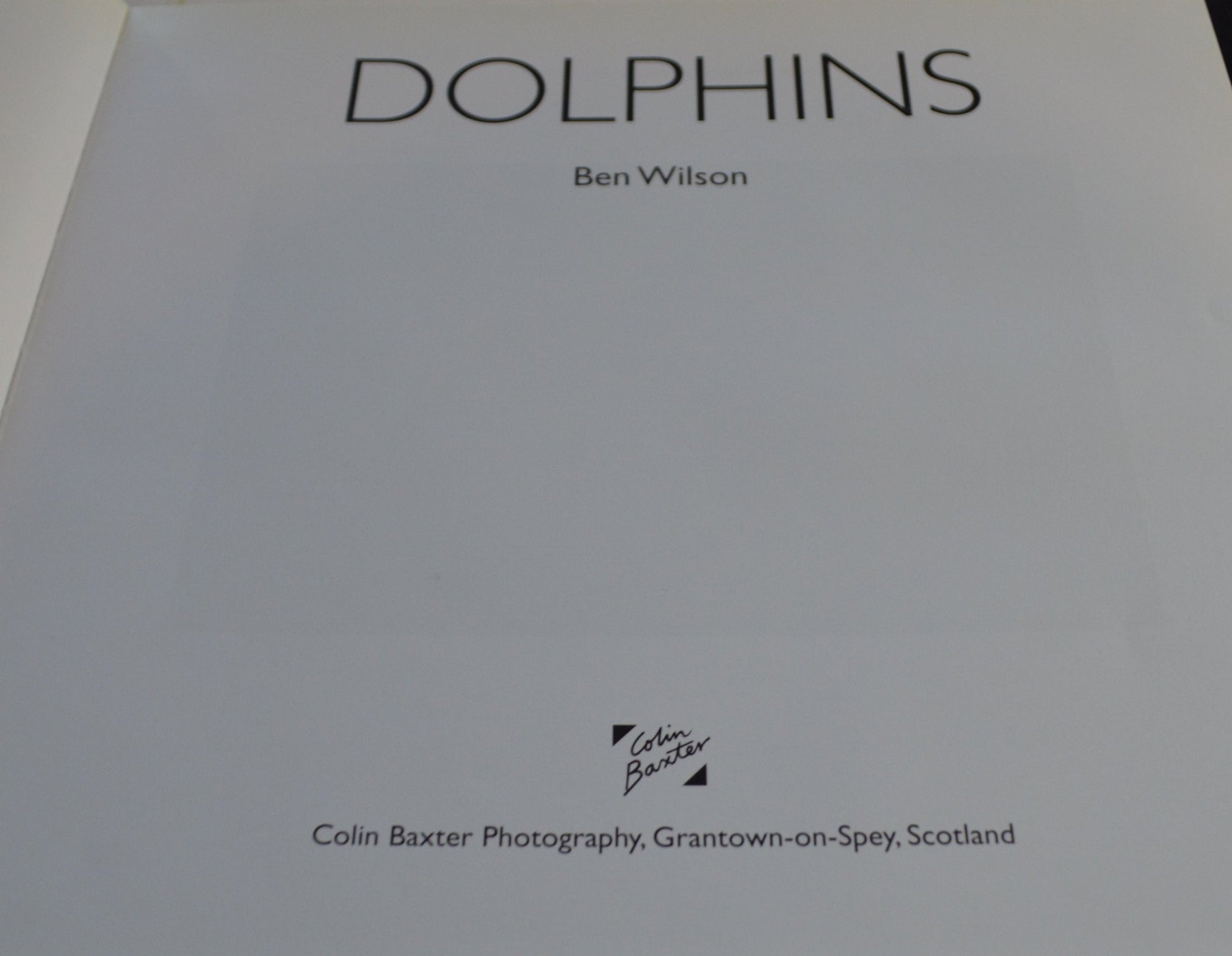 SECONDHAND BOOK DOLPHINS by BEN WILSON(PREVIOUSLY OWNED) VERY GOOD CONDITION - TMD167207
