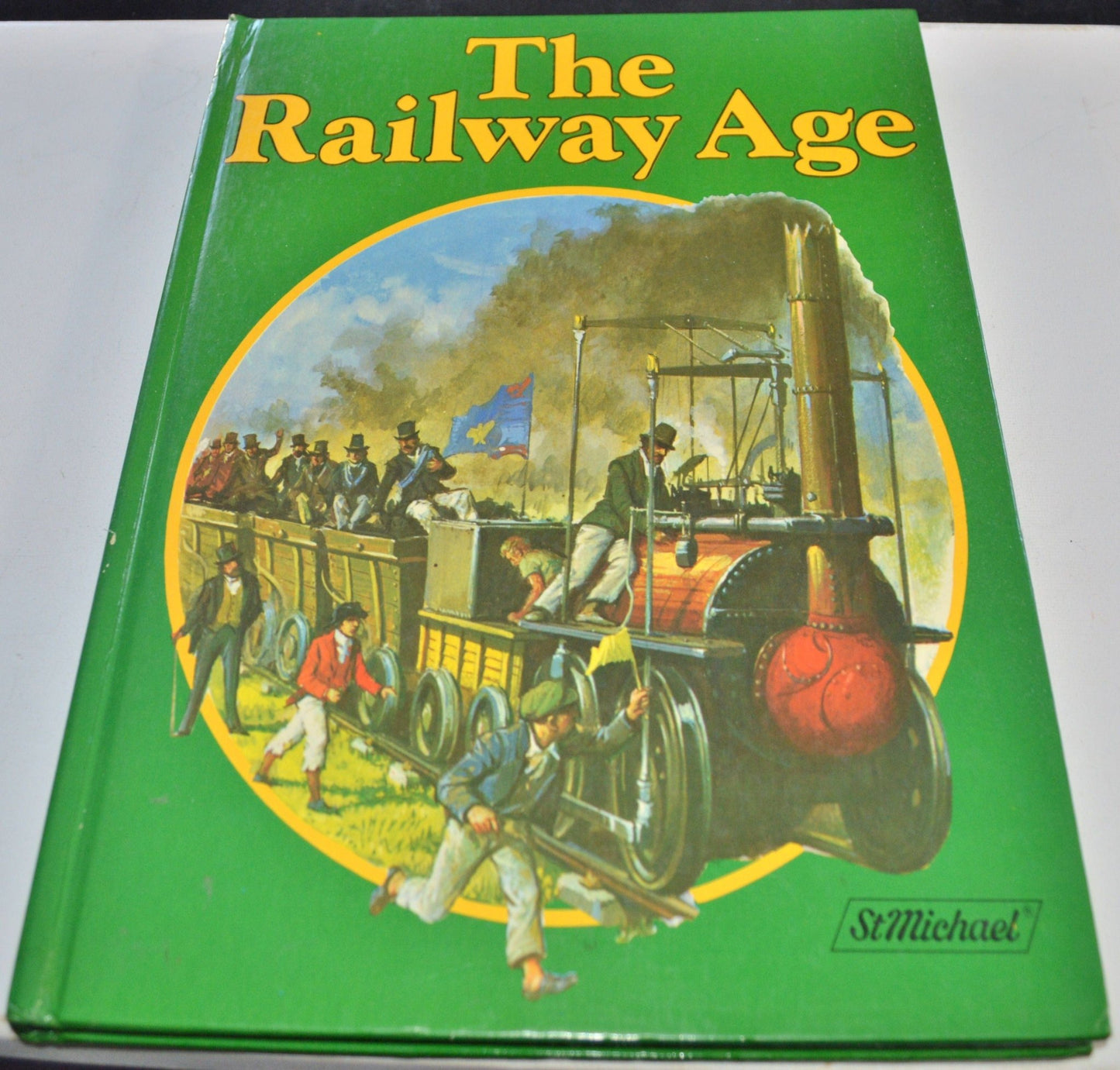 SECONDHAND BOOK THE RAILWAY AGE(PREVIOUSLY OWNED)GOOD CONDITION - TMD167207