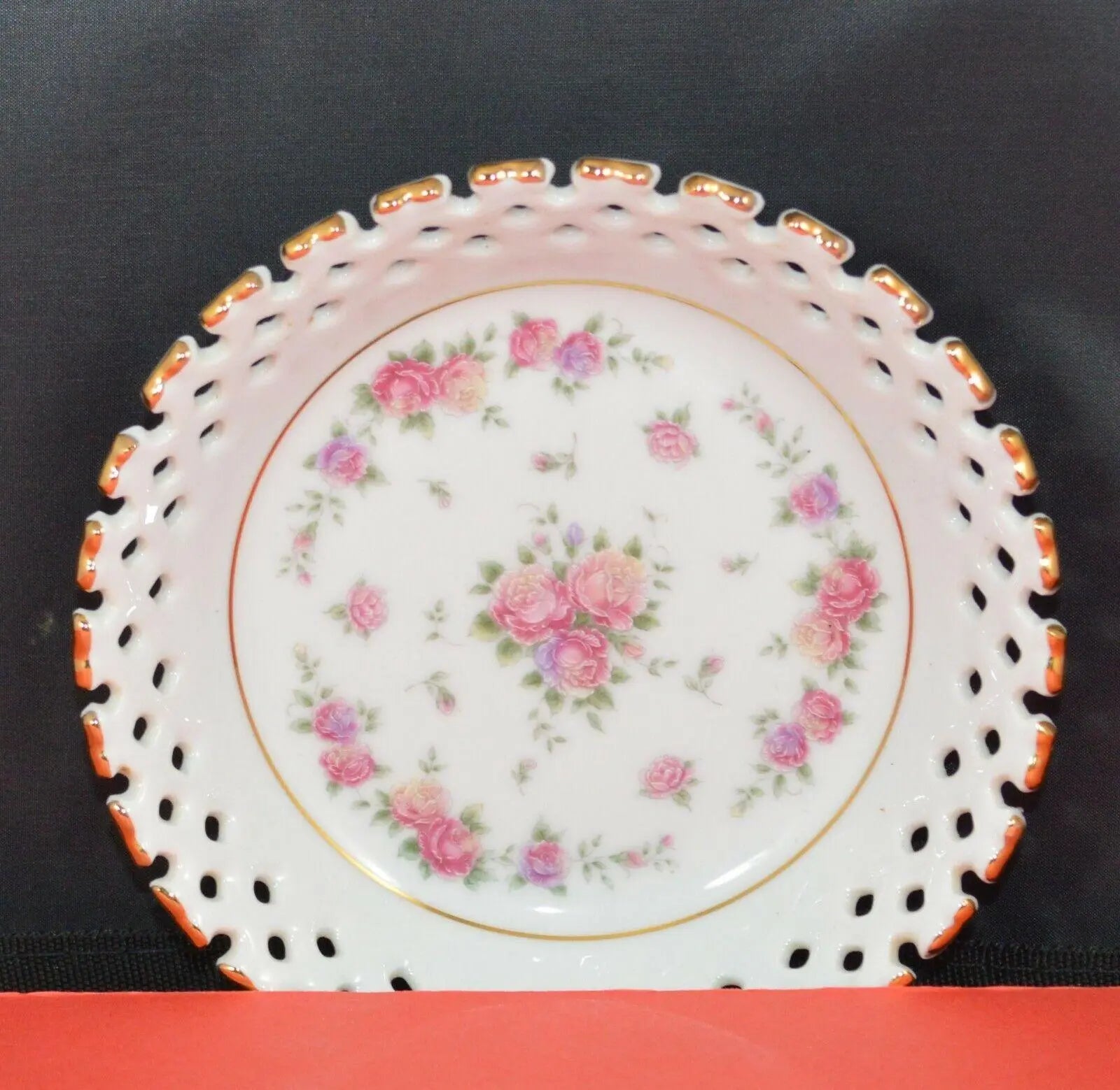 SMALL VINTAGE HANDLED LATTICE DISH WITH FLORAL PATTERN - TMD167207