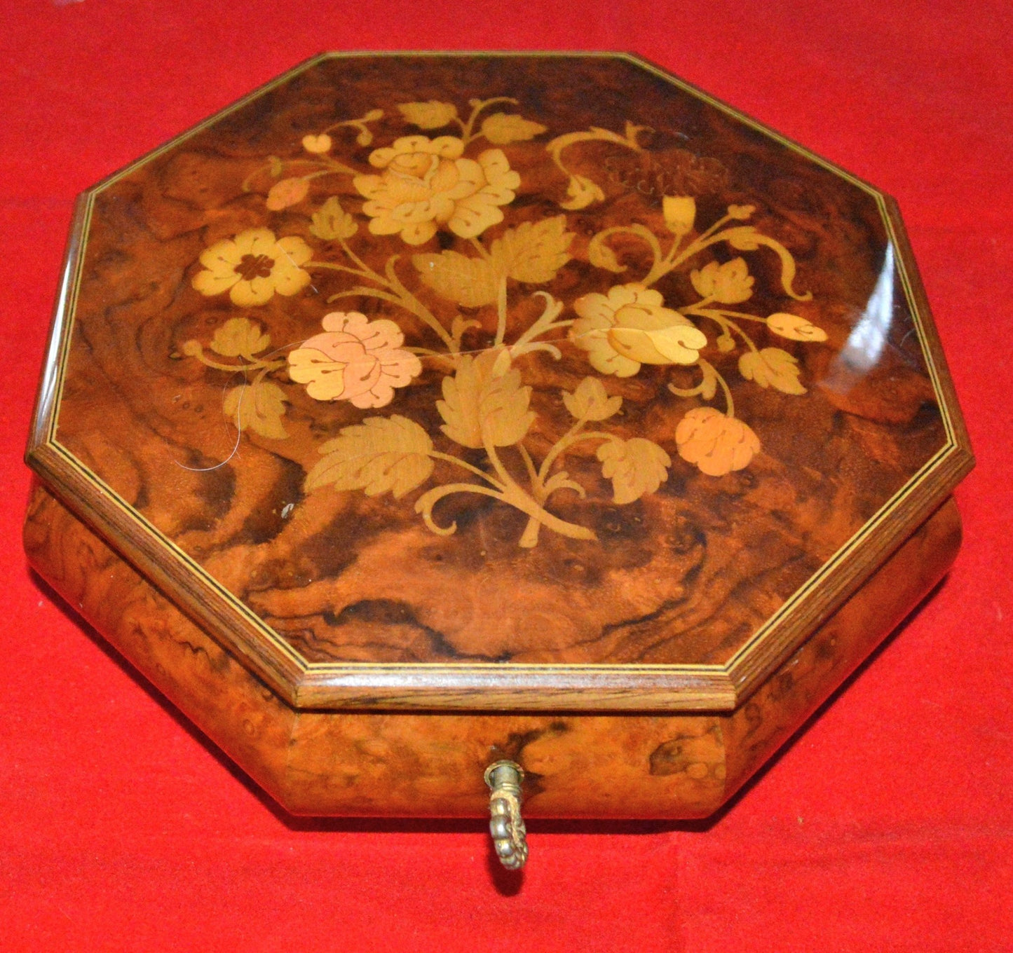 SORRENTO OCTAGONAL MARQUETRY MUSICAL JEWELLERY BOX PLAYS LOVE STORY(PREVIOUSLY OWNED) GOOD CONDITION - TMD167207