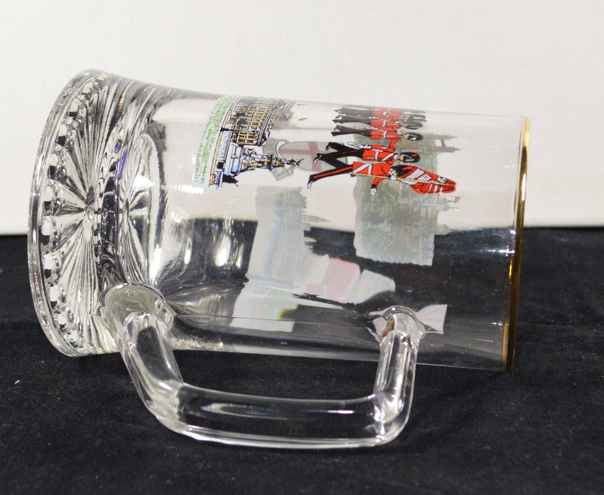 SOUVENIR GLASS TANKARD LONDON(PREVIOUSLY OWNED) VERY GOOD CONDITION - TMD167207