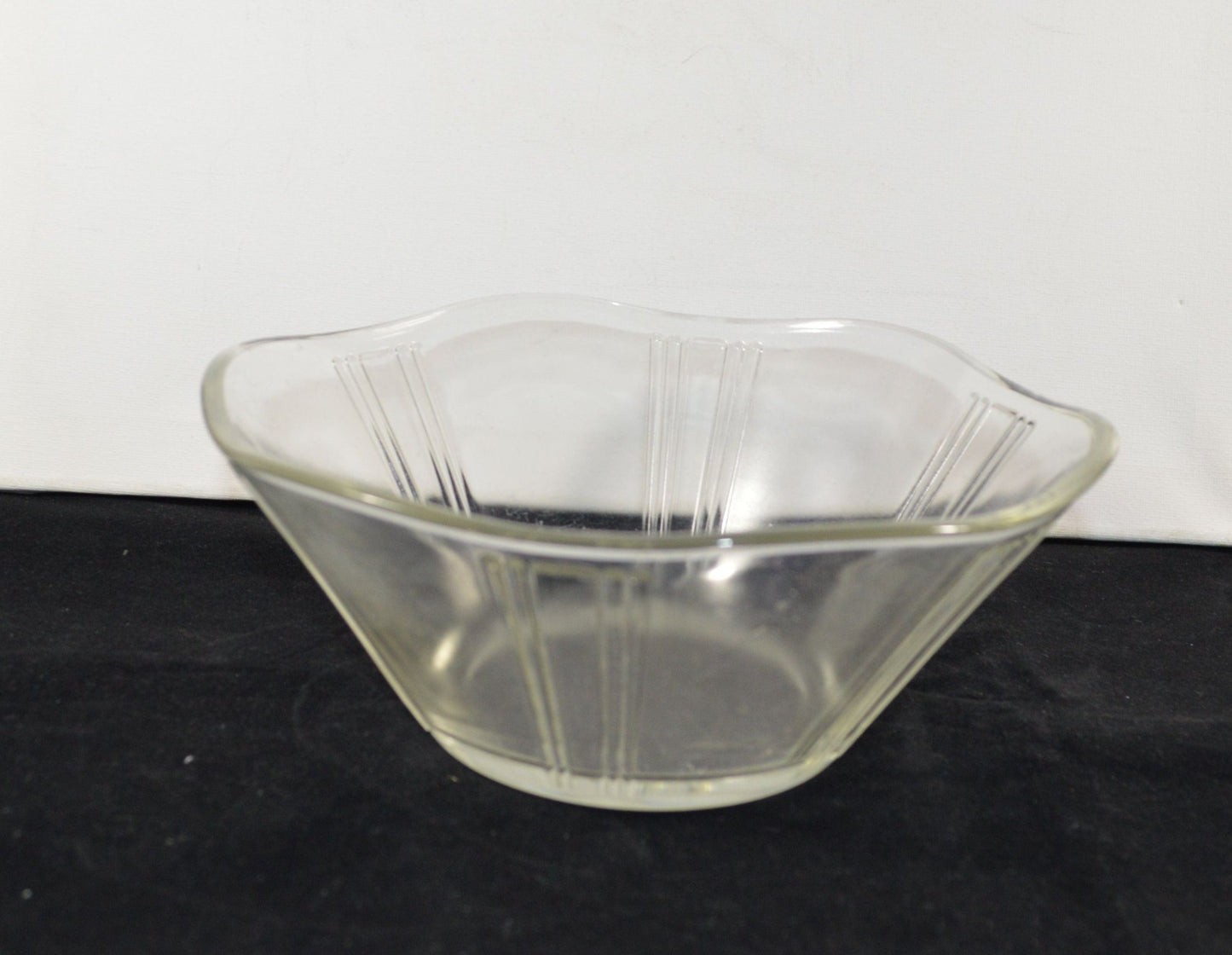 TABLEWARE TWO GLASS FRUIT BOWLS(PREVIOUSLY OWNED) GOOD CONDITION - TMD167207