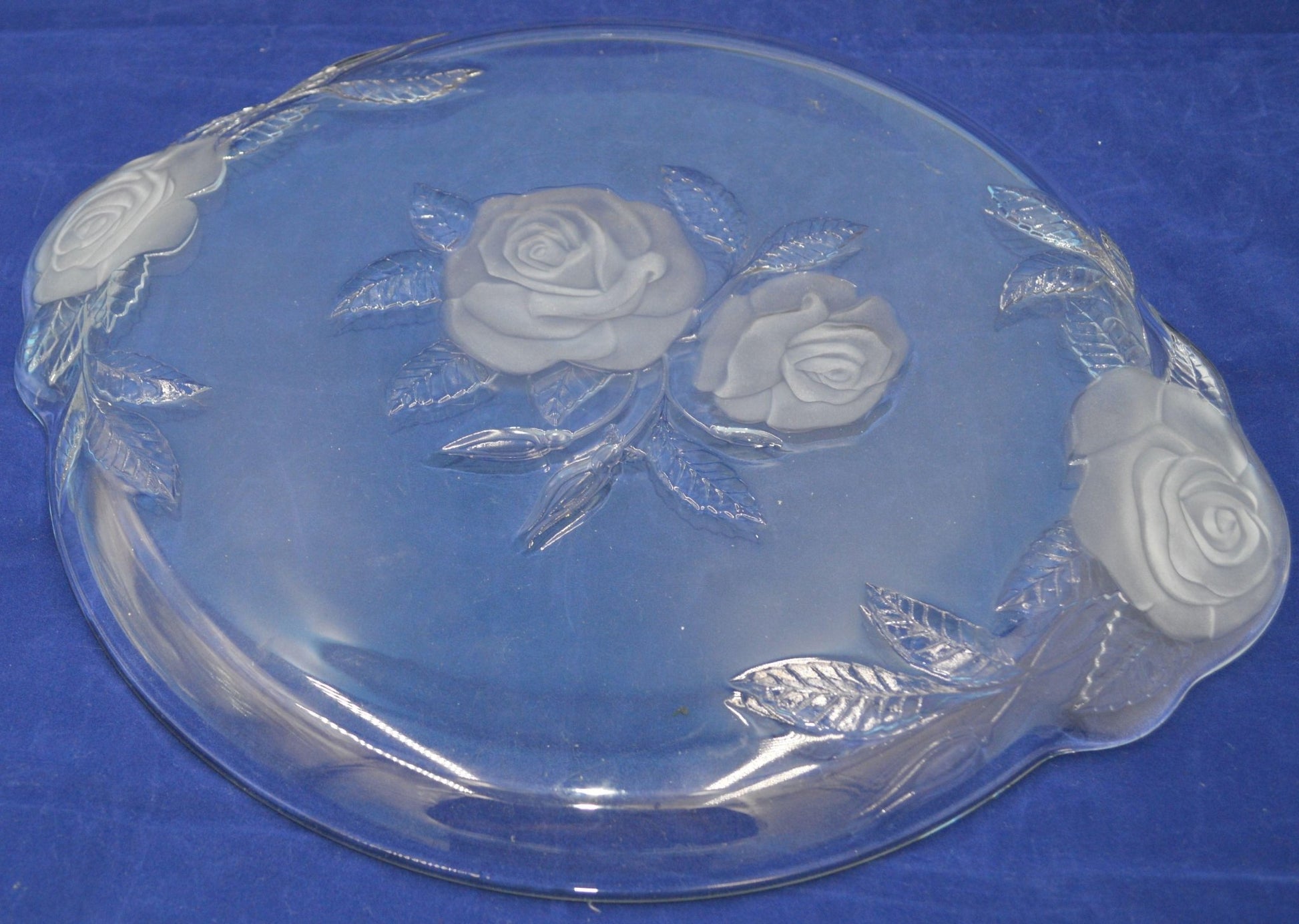 TABLEWARE TWO LUMINARC SERVING TRAYS WITH OPAQUE ROSE DESIGN - TMD167207