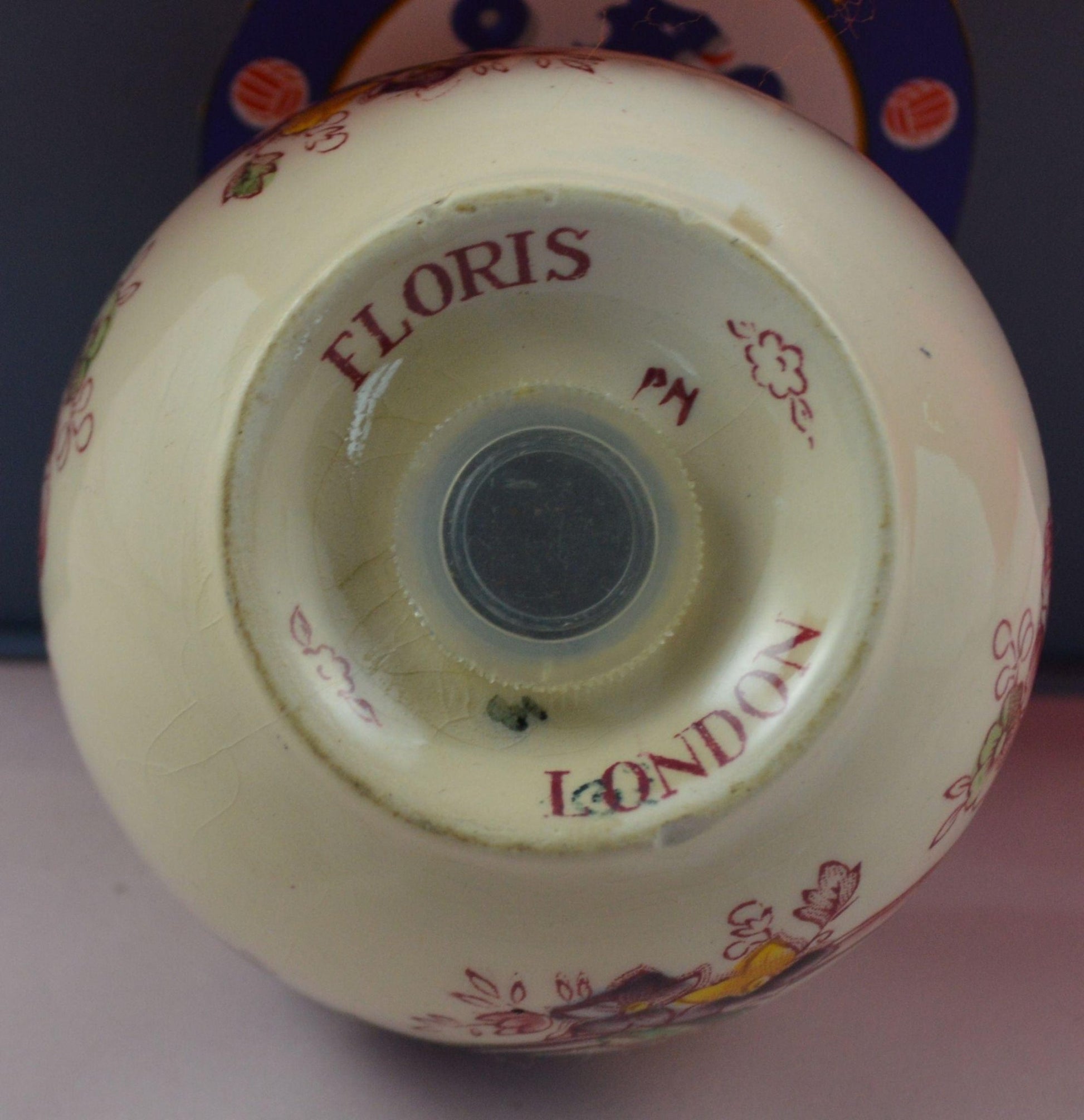 VINTAGE FLORIS OF LONDON POMANDER(PREVIOUSLY OWNED)GOOD CONDITION - TMD167207