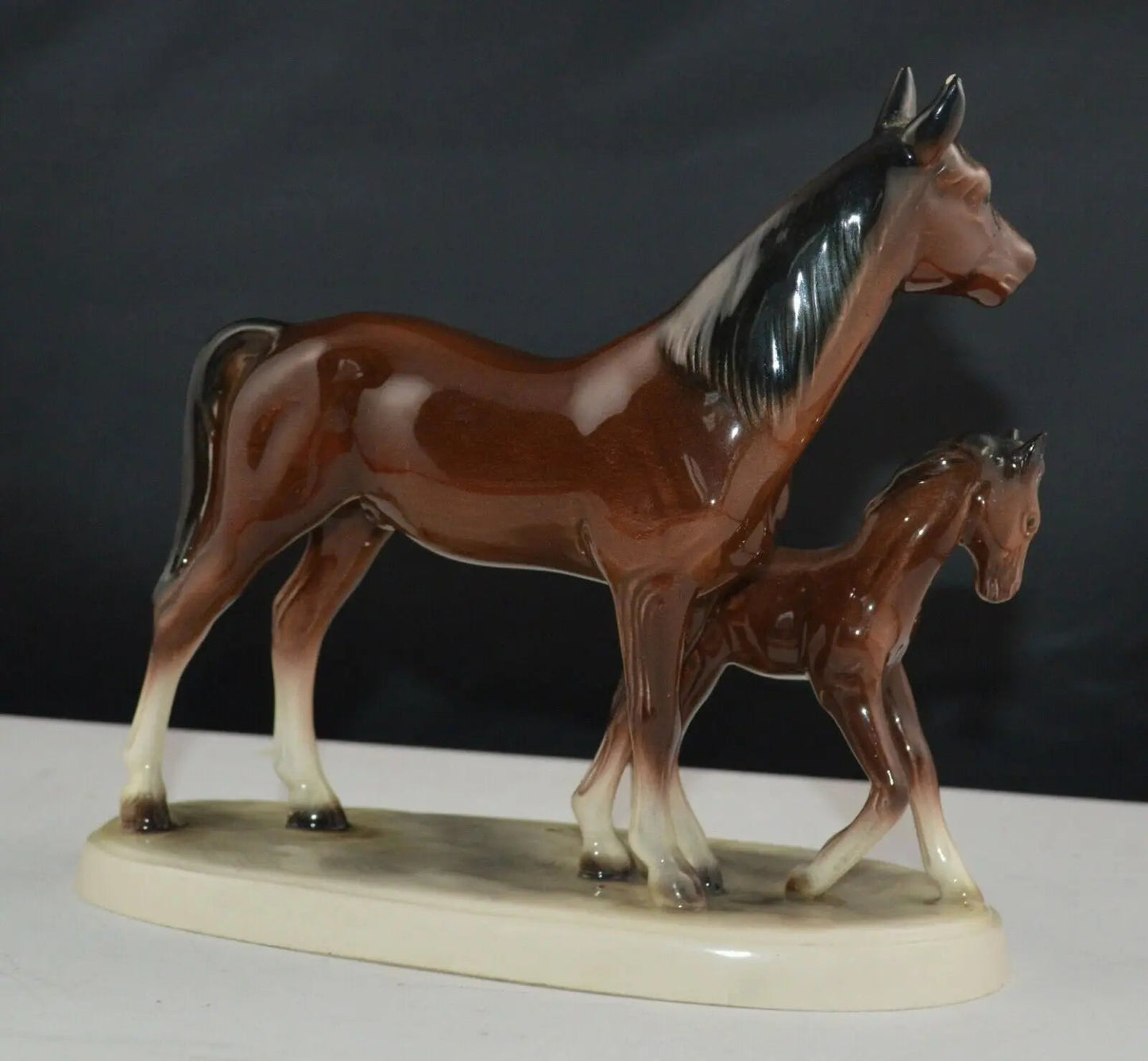 VINTAGE HERTWIG HORSE AND FOAL FIGURINE - TMD167207