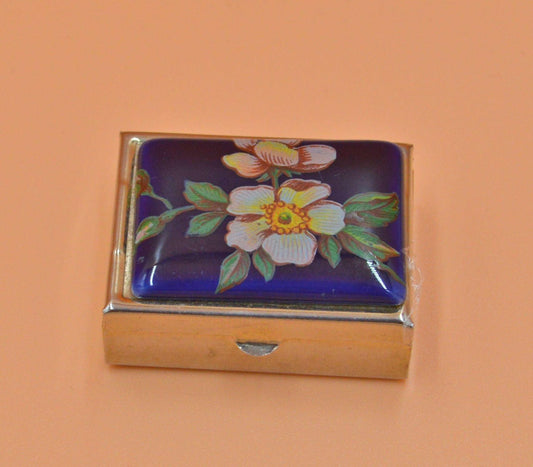 VINTAGE METAL PILL BOX WITH BLUE LID - TMD167207