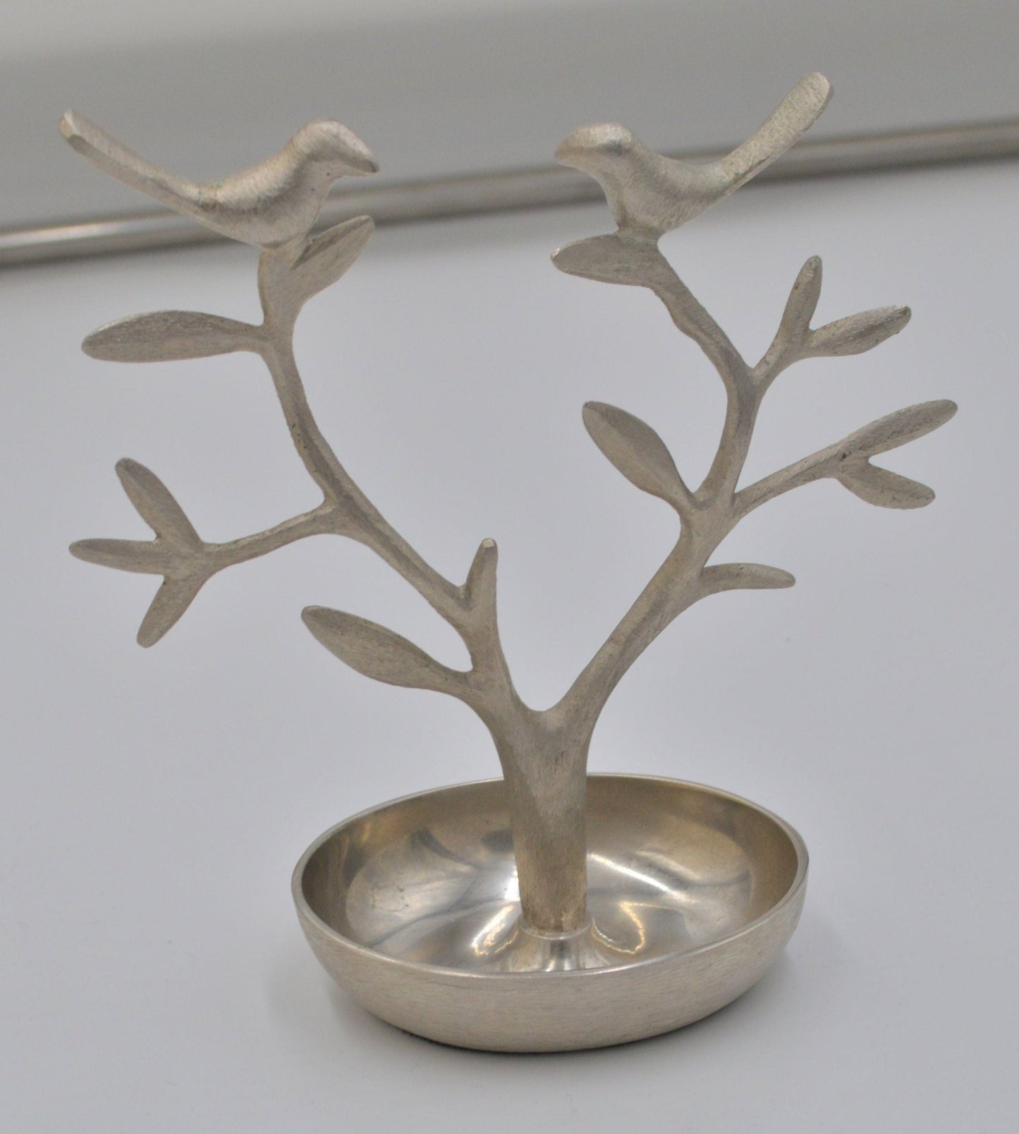 VINTAGE RED ENVELOPE SILVER METAL JEWELLERY TREE WITH BIRDS(PREVIOUSLY OWNED) VERY GOOD CONDITION - TMD167207