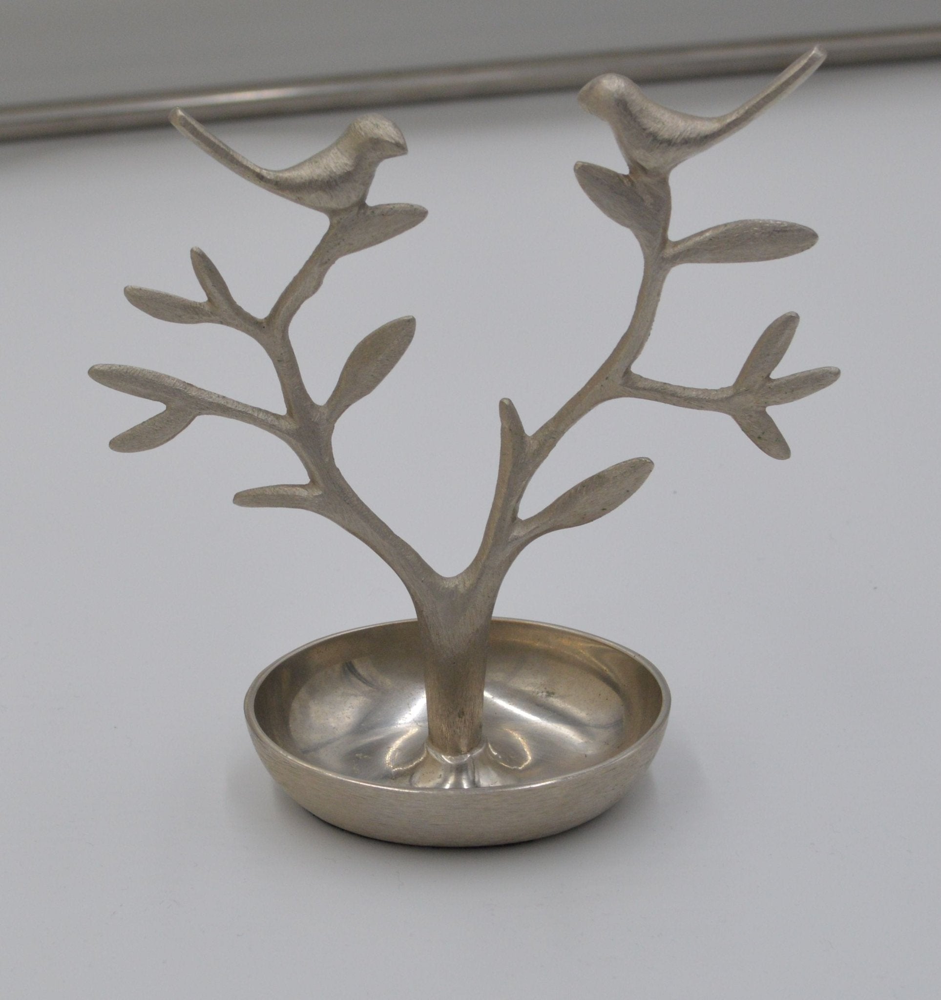 VINTAGE RED ENVELOPE SILVER METAL JEWELLERY TREE WITH BIRDS(PREVIOUSLY OWNED) VERY GOOD CONDITION - TMD167207